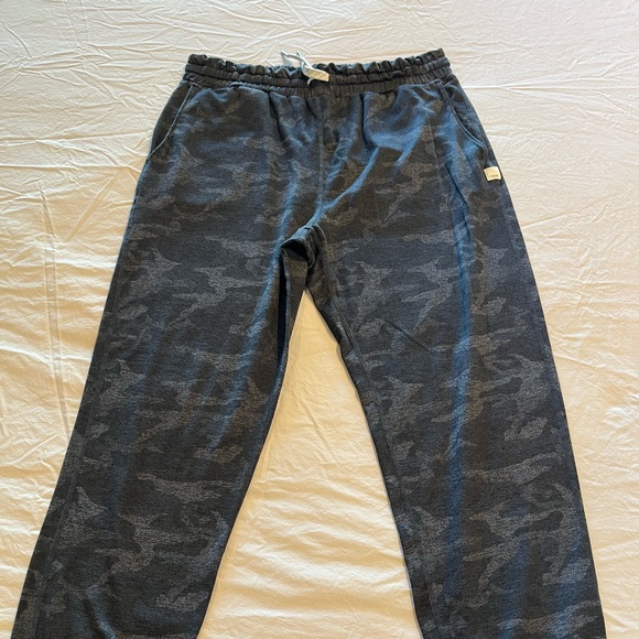 Vuori Performance Jogger Camo LONG - Picture 1 of 3